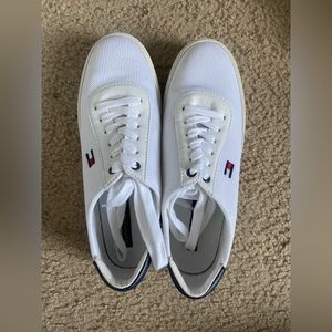 Woman’s Tommy Hilfiger shoes size 7.5